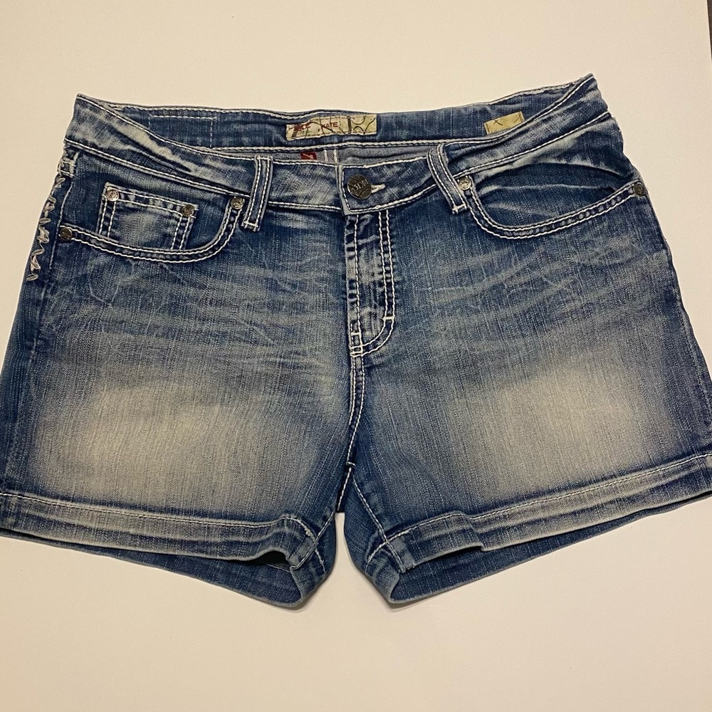 BKE Short - Picture 2 of 5